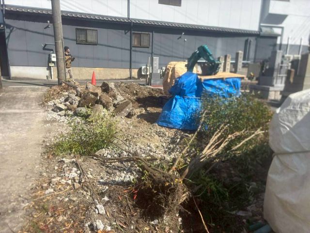 桑名市佛眼院　永代供養墓工事　⑰無縁塚解体